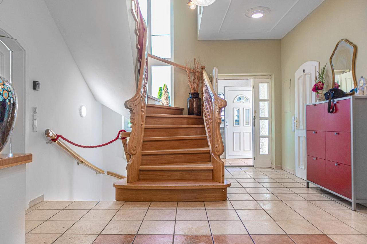 Exquisite Shared Villa - Your Private Room In This Beautiful Home Wien Exteriör bild