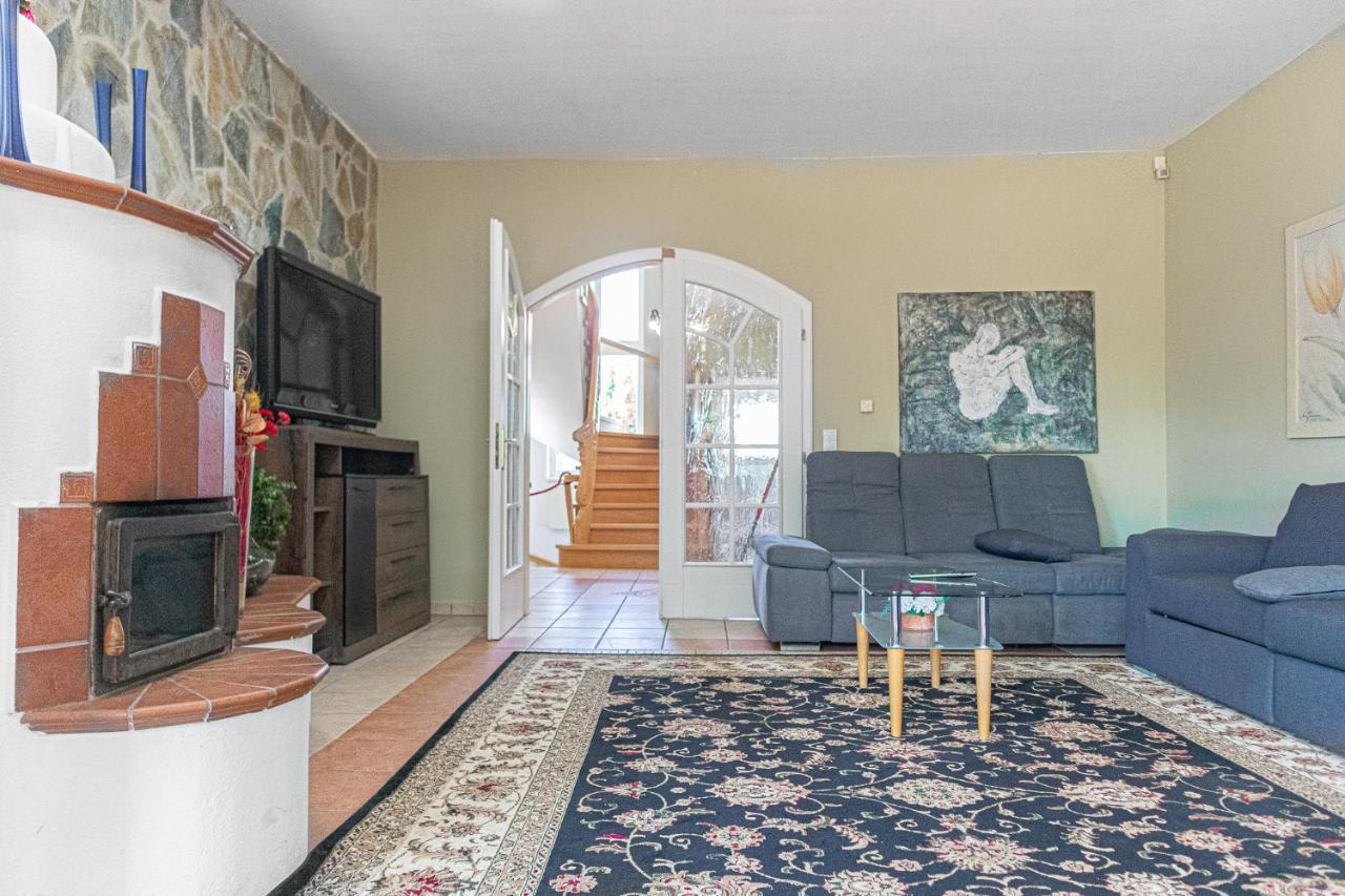 Exquisite Shared Villa - Your Private Room In This Beautiful Home Wien Exteriör bild