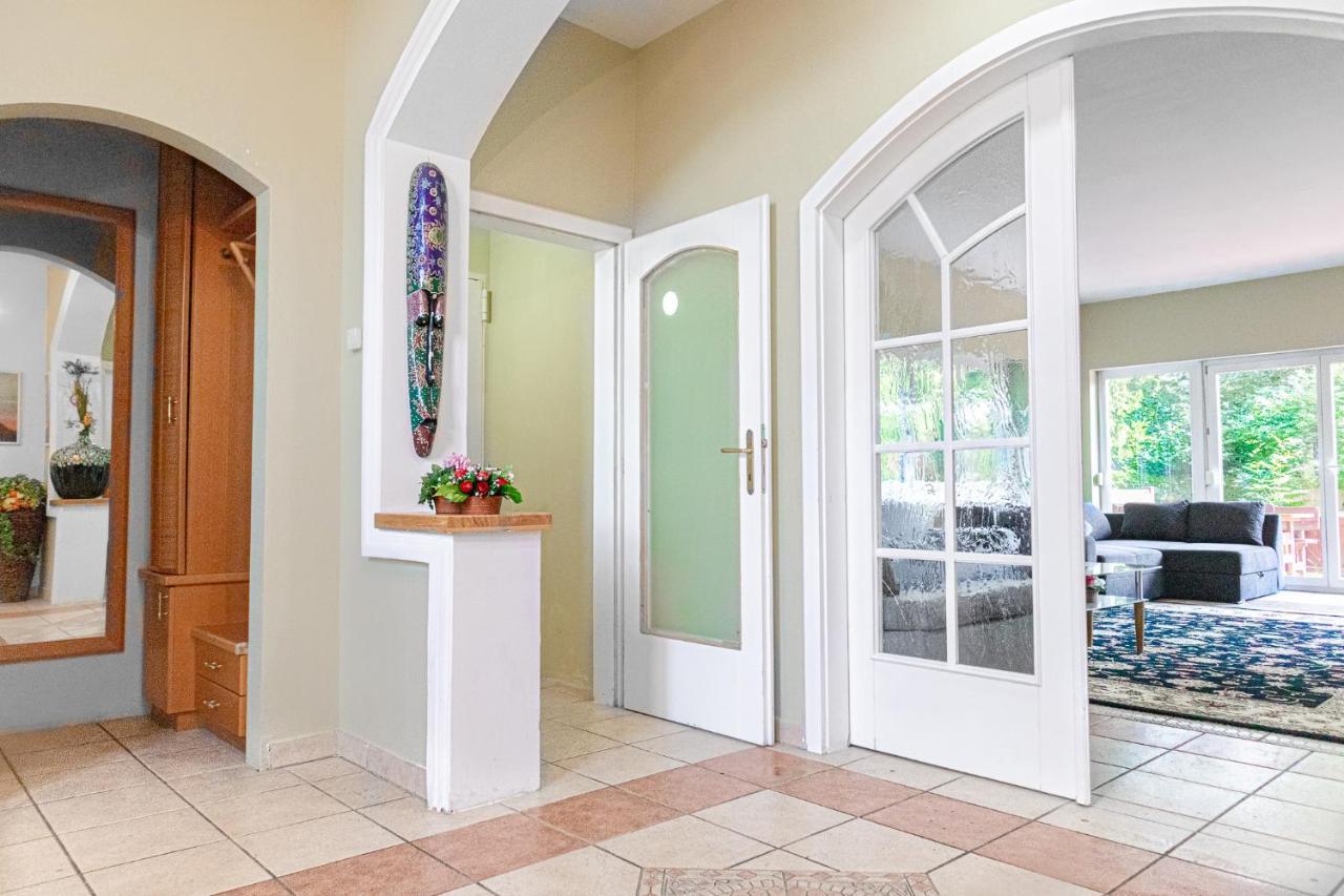 Exquisite Shared Villa - Your Private Room In This Beautiful Home Wien Exteriör bild