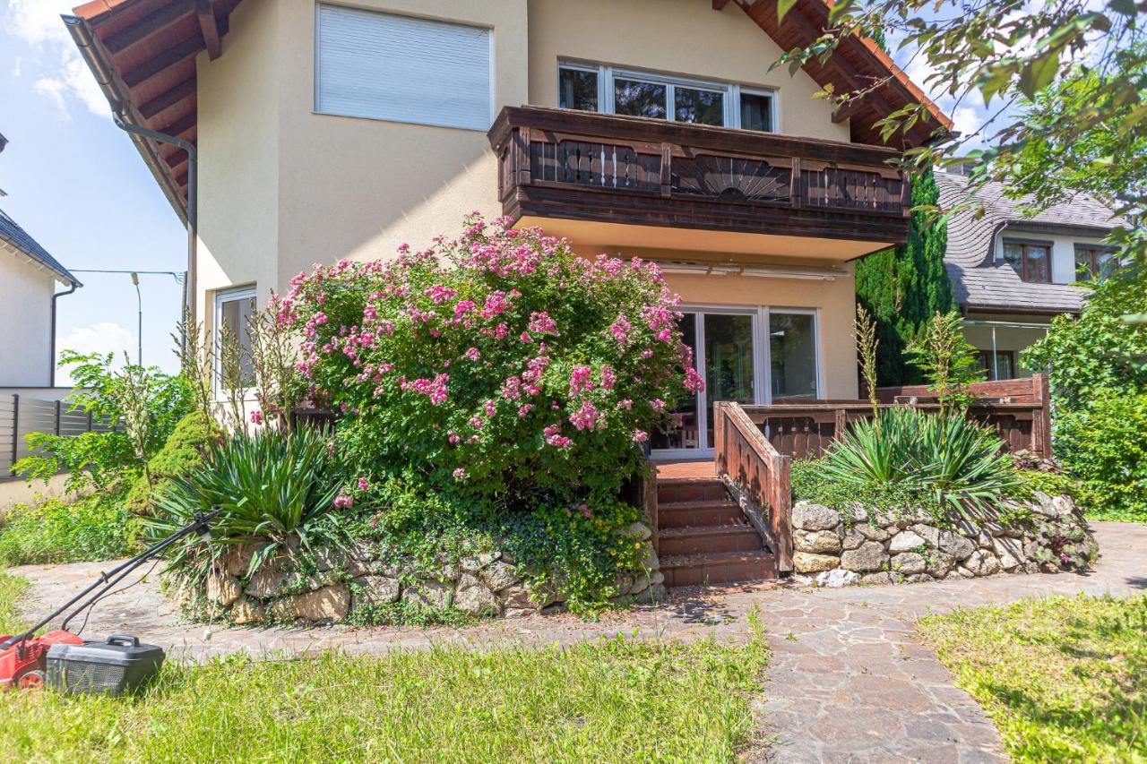 Exquisite Shared Villa - Your Private Room In This Beautiful Home Wien Exteriör bild