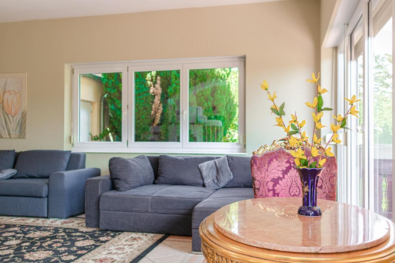 Exquisite Shared Villa - Your Private Room In This Beautiful Home Wien Exteriör bild