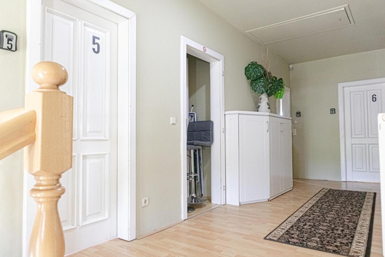 Exquisite Shared Villa - Your Private Room In This Beautiful Home Wien Exteriör bild