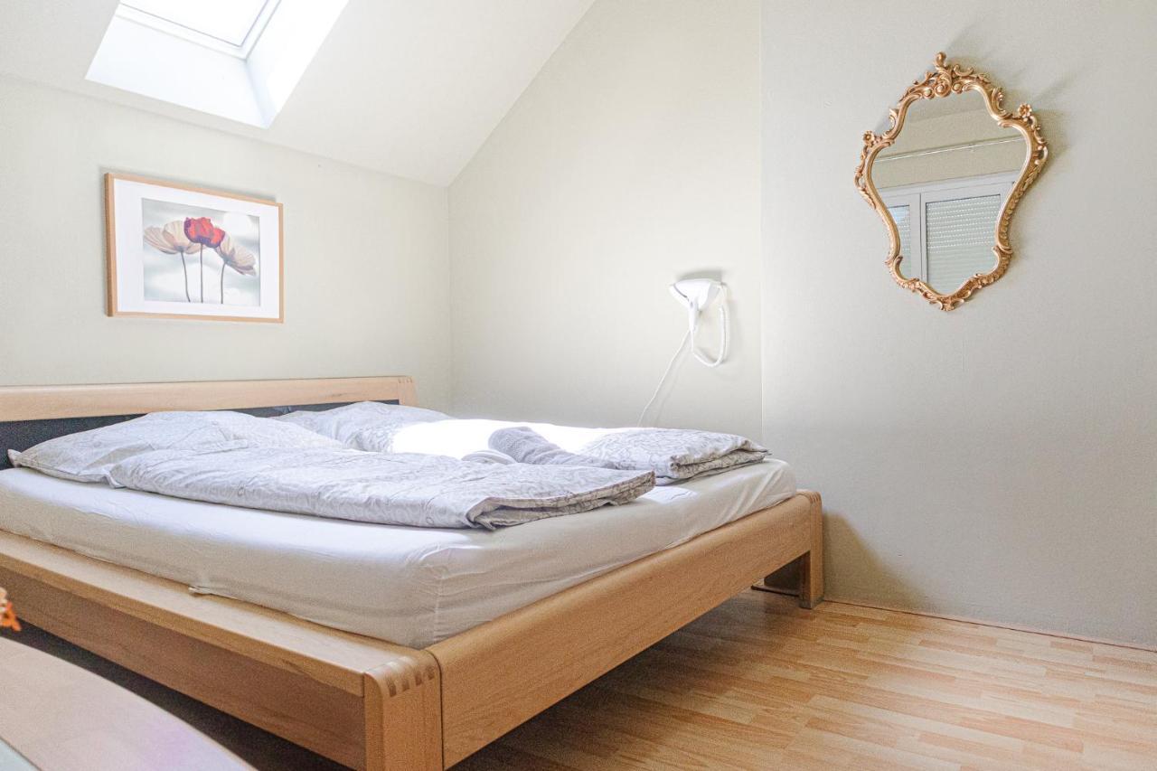 Exquisite Shared Villa - Your Private Room In This Beautiful Home Wien Exteriör bild