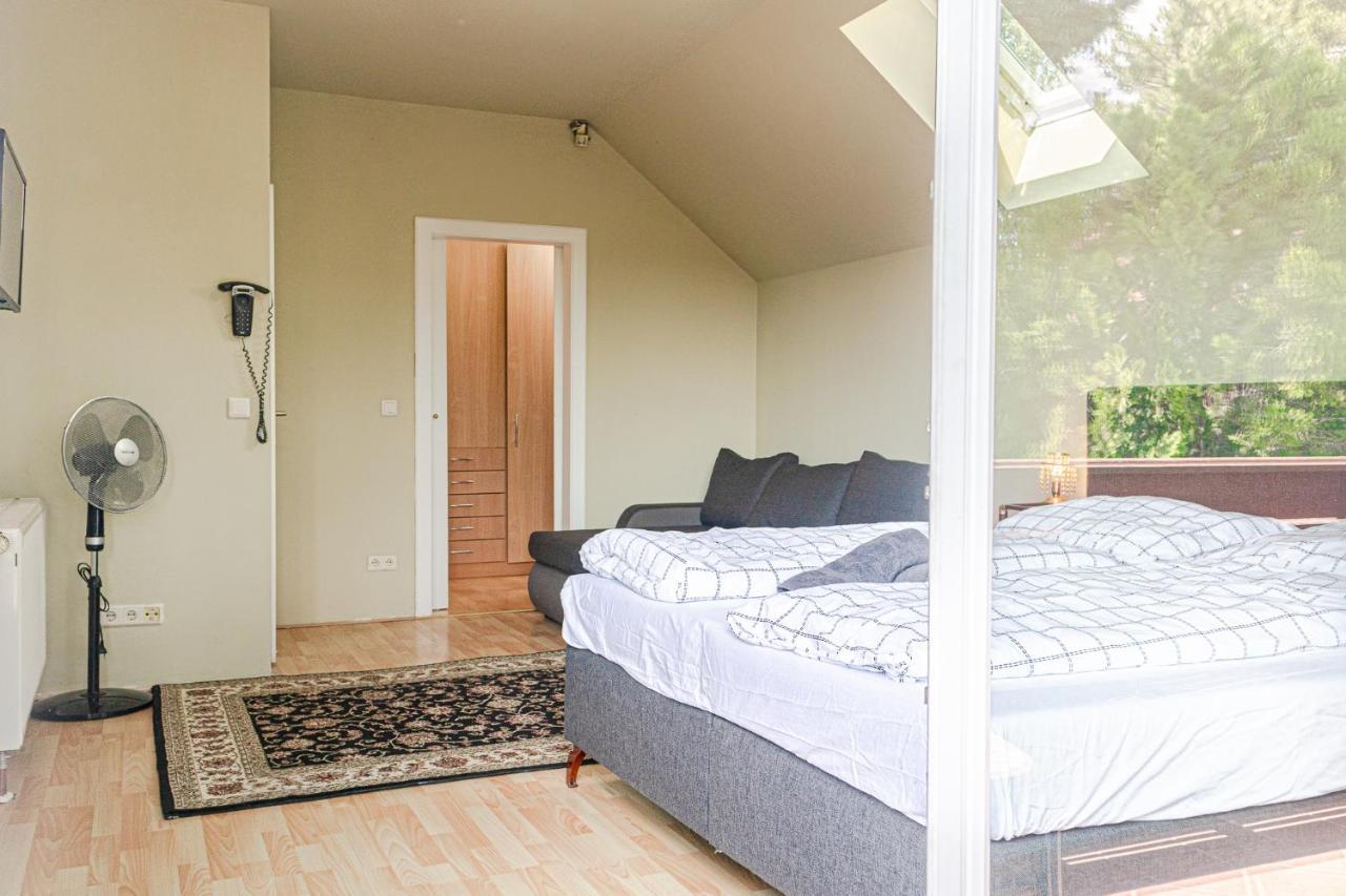 Exquisite Shared Villa - Your Private Room In This Beautiful Home Wien Exteriör bild