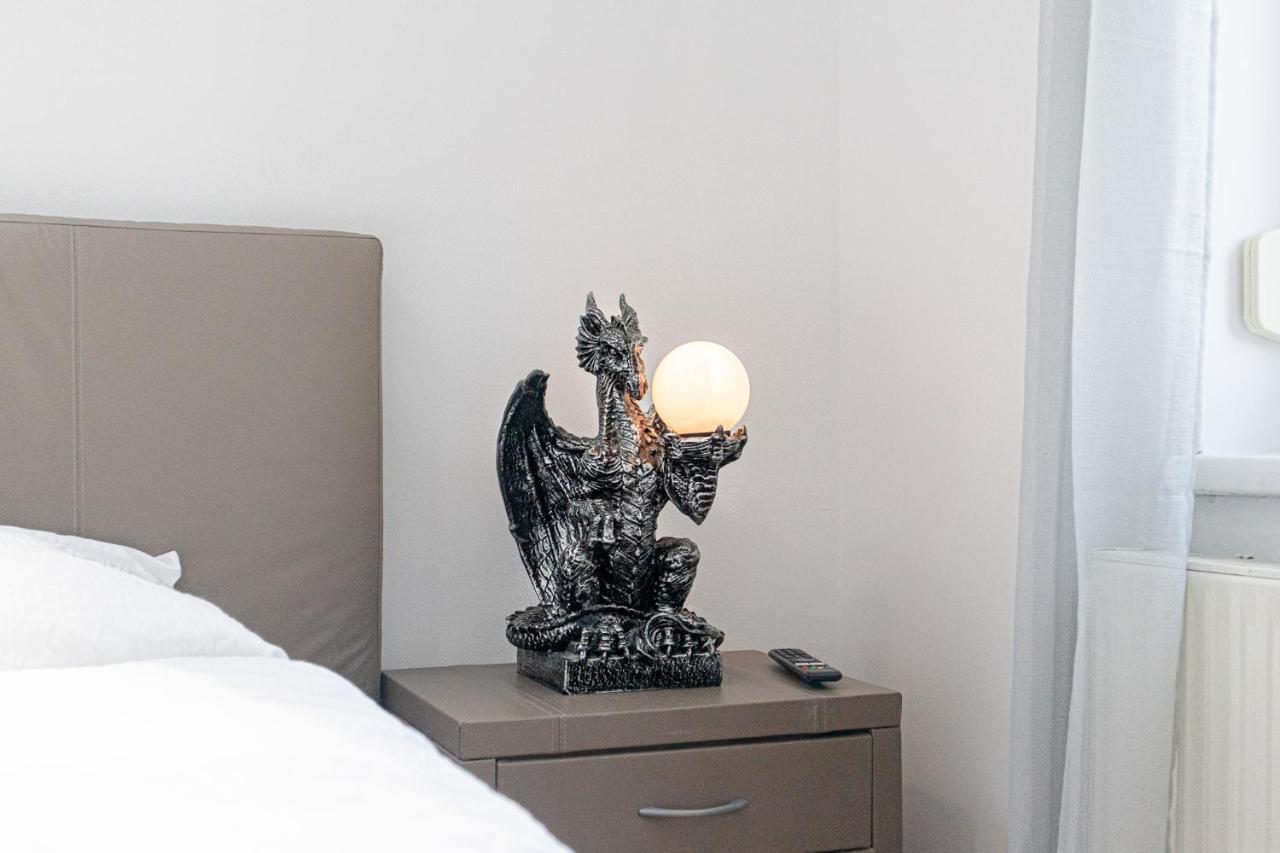 Exquisite Shared Villa - Your Private Room In This Beautiful Home Wien Exteriör bild
