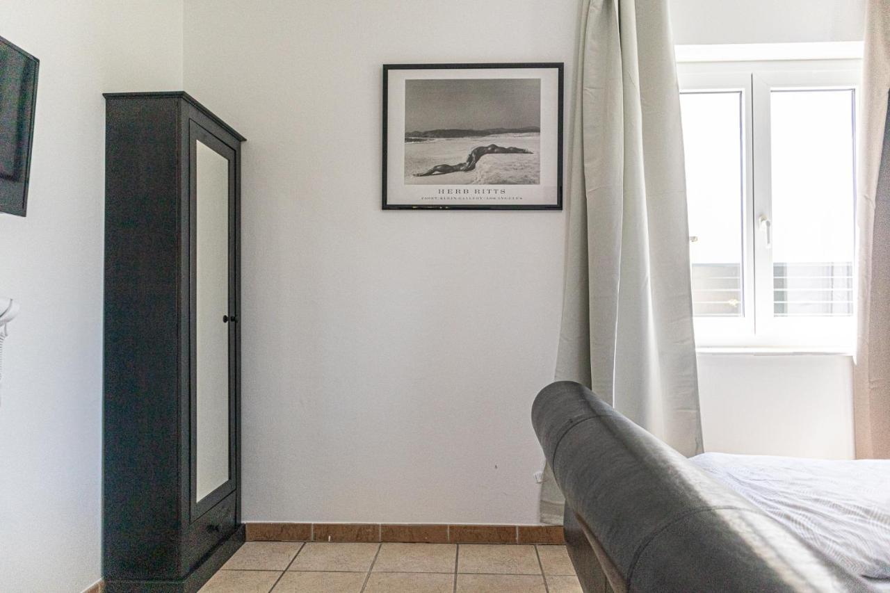 Exquisite Shared Villa - Your Private Room In This Beautiful Home Wien Exteriör bild