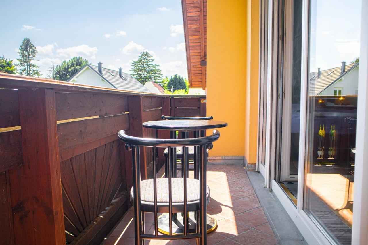 Exquisite Shared Villa - Your Private Room In This Beautiful Home Wien Exteriör bild