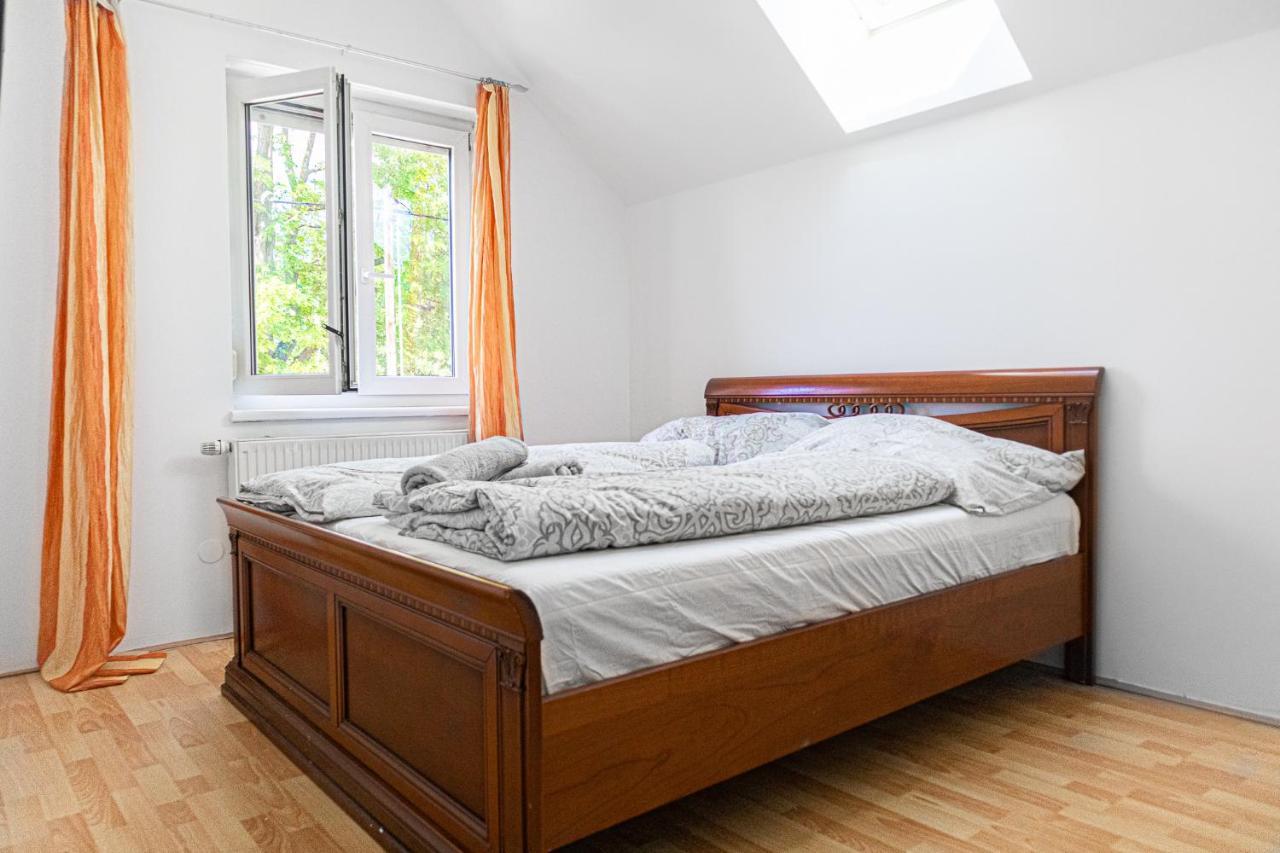 Exquisite Shared Villa - Your Private Room In This Beautiful Home Wien Exteriör bild