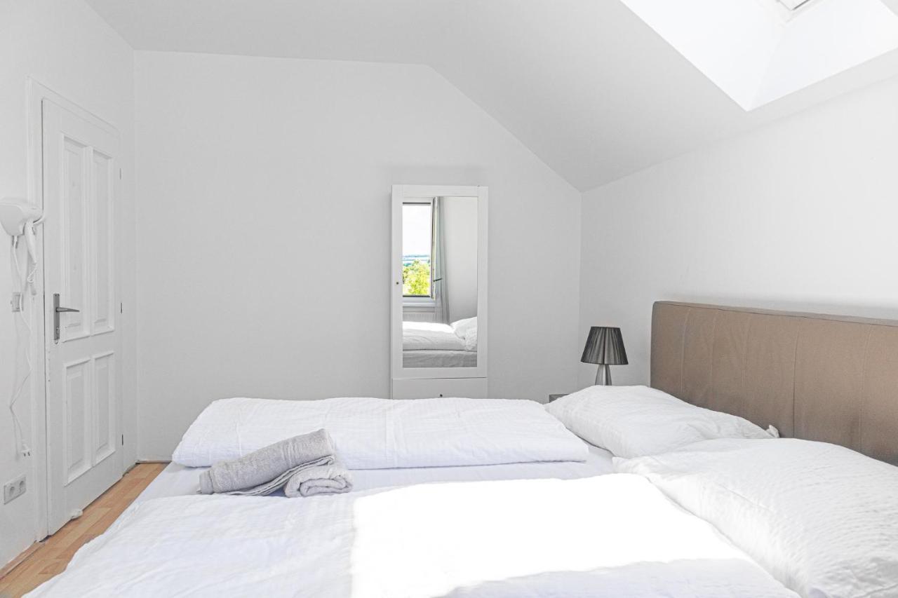 Exquisite Shared Villa - Your Private Room In This Beautiful Home Wien Exteriör bild