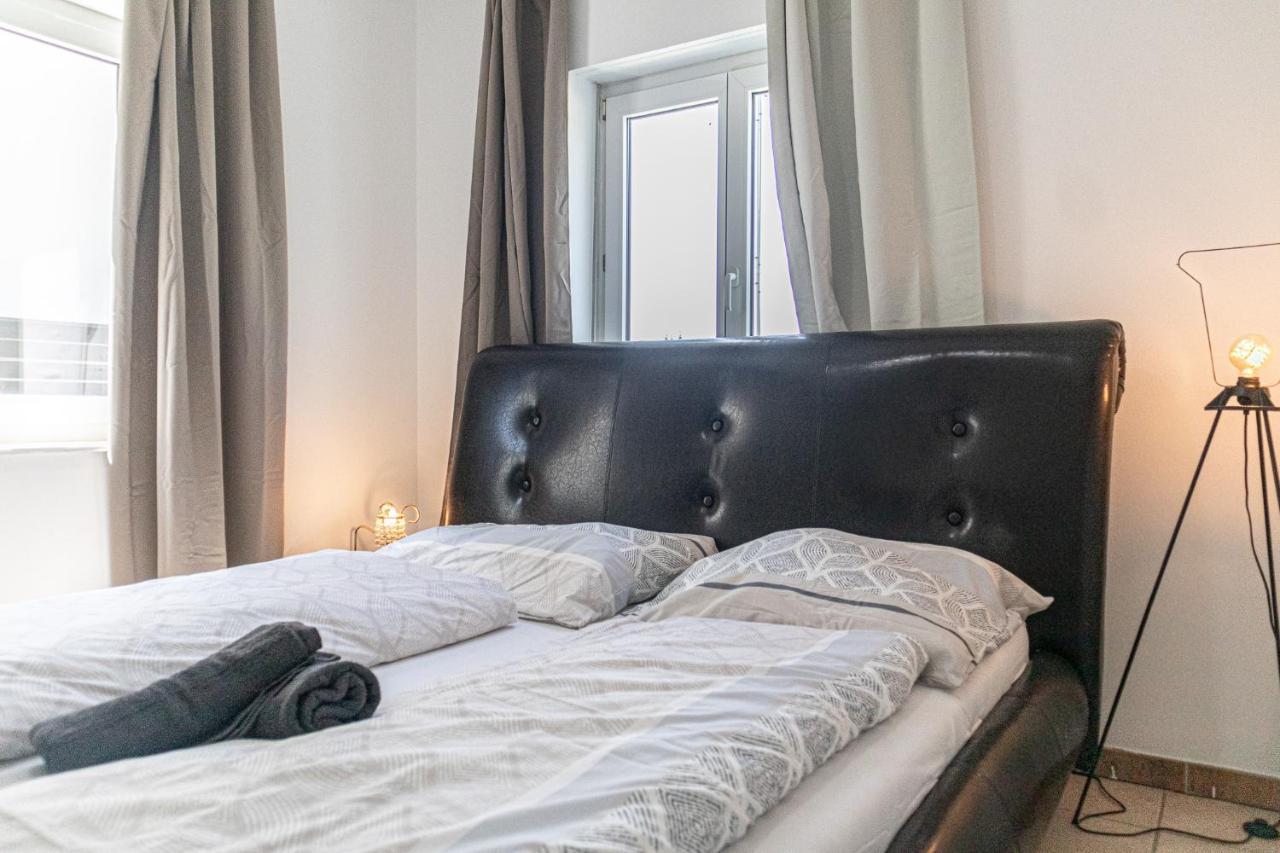 Exquisite Shared Villa - Your Private Room In This Beautiful Home Wien Exteriör bild